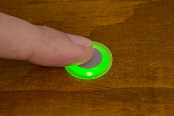Clockaudio TS-003 RGB, felületre szerelt Halo gyűrű, RGB LED érintő kapcsolóval, fekete