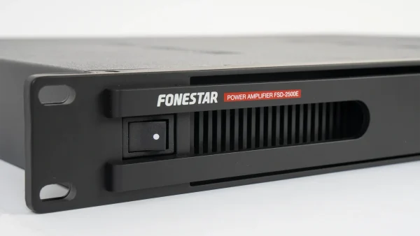Fonestar FSD-2500E, 2-csatornás D-osztályú végfok, 2x400W/100V, 1U, opcionális Dante
